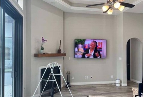 Rosenberg House | Spacious 5-bedroom house with a pool and hot tub in charming Richmond with WiFi,