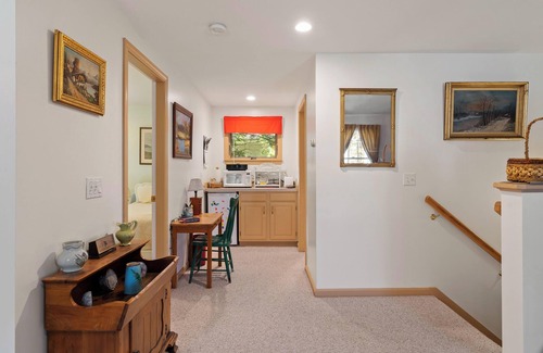 Standish House | Spacious 5-bedroom house in fabulous Standish with AC, fitness room, WiFi