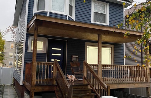 Gresham House | Spacious 5-bedroom house with AC, WiFi in amazing Chicago