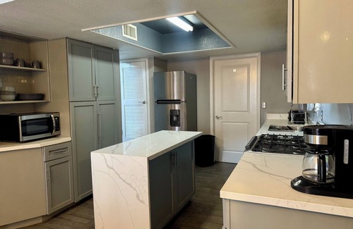 Biggs Field House | Spacious 5-bedroom house in enjoyable El Paso with AC