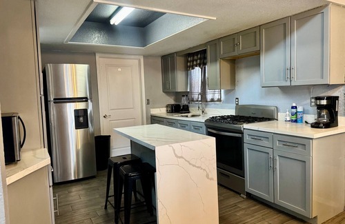Biggs Field House | Spacious 5-bedroom house in enjoyable El Paso with AC