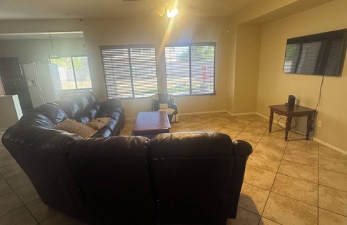 River Walk Villages House | Spacious 5-bedroom house with AC, WiFi in brilliant Phoenix