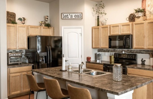 Windsor House | Spacious 5-bedroom house in charming Windsor with WiFi, hot tub and game room.