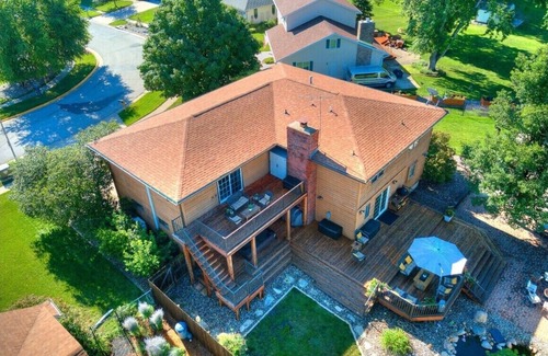 Ames House | Spacious 5-bedroom house in enchanting Ames with Wi-Fi, Close to the Action!