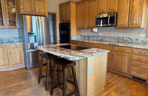 Casper House | Spacious 5-bedroom house with WiFi, AC in Weat Casper