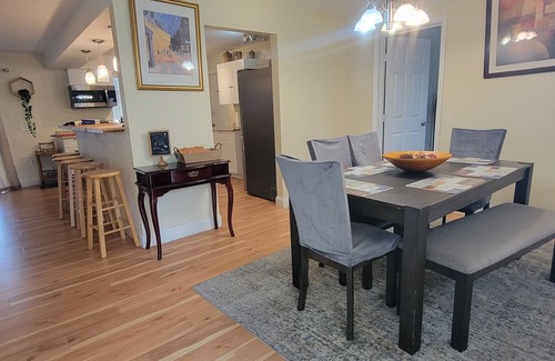 Cocoa House | Spacious 5-bedroom house Close to beaches and port in delightful Cocoa. n