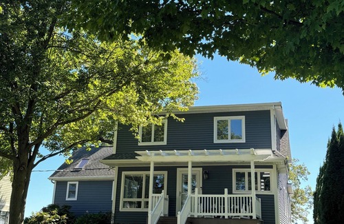 Culver House | Spacious 5-bedroom house on Culver’s beautiful Lake Maxinkuckee