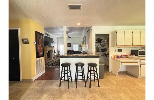 Odessa House | Spacious 5-bedroom house in amazing Odessa, 1 acre, Lake Front