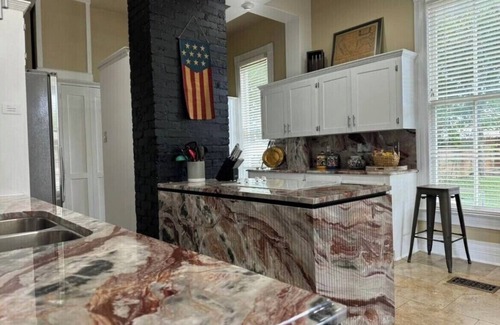 Seguin House | Spacious 5-bedroom house with AC, WiFi in Seguin, Pool & Outdoor Game Room
