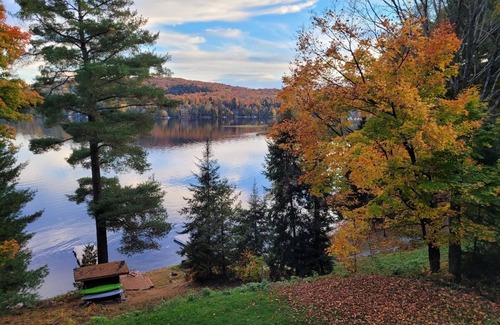 Feronia House | Spacious 5-bedroom Lakefront House in wonderful North Bay