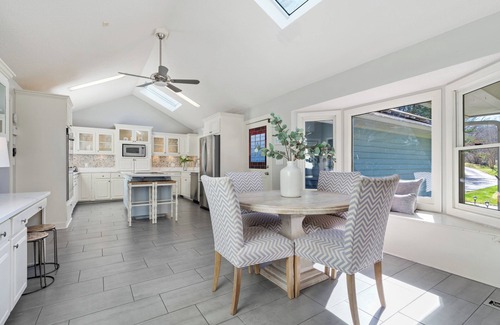 Lula House | Spacious 5-bedroom Lake House oasis in charming Lula
