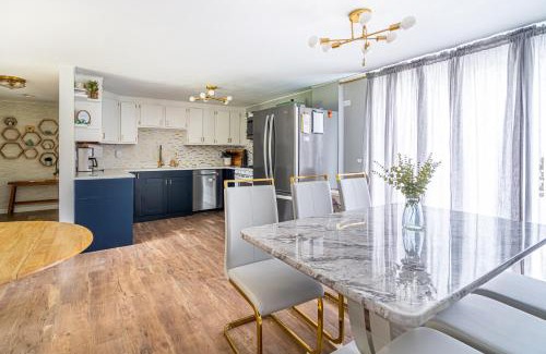 South Haven House | Spacious 5-Bedroom Soha Boho in South Haven, MI - Sleeps 14