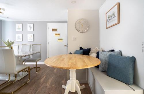 South Haven House | Spacious 5-Bedroom Soha Boho in South Haven, MI - Sleeps 14