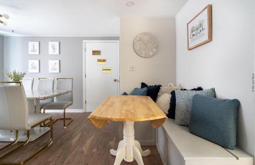 South Haven House | Spacious 5-Bedroom Soha Boho in South Haven, MI - Sleeps 14