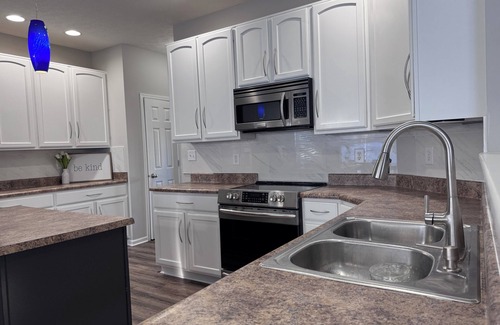 Noblesville House | Spacious 5 bedroom house just north of Indianapolis, minutes to Grand park.