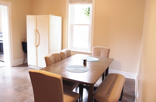 Phoenixville House | Spacious 5-bedroom townhome in Phoenixville walkable to downtown