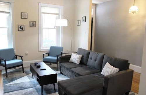 Phoenixville House | Spacious 5-bedroom townhome in Phoenixville walkable to downtown