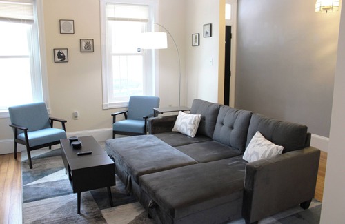 Phoenixville House | Spacious 5-bedroom townhome in Phoenixville walkable to downtown