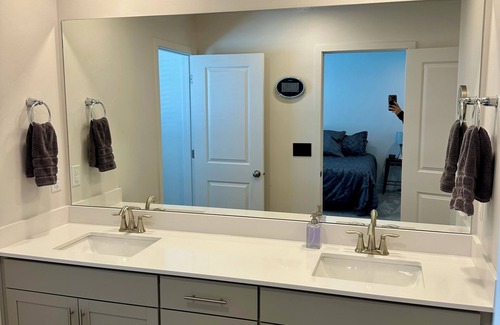 South Jordan House | Spacious 5-bedroom townhome with WiFi, AC in lovely South Jordan