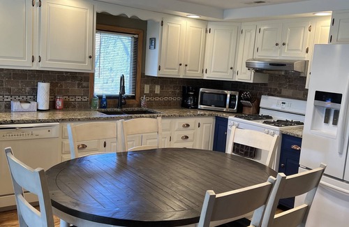 Spirit Lake House | Spacious 5-bedroom house with dock access in welcoming Spirit Lake