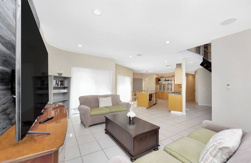Lido Beach Villa | Spacious 5-bedroom villa with Private Beaches