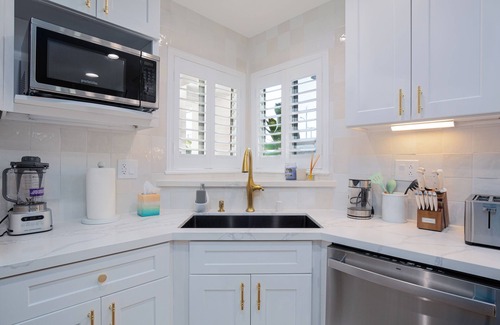 Midway City Villa | Spacious 5-bedroom villa in fabulous Hungtinton Beach near Disney and SoCal Gems