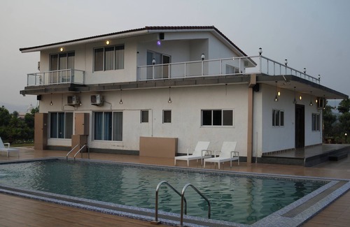 Pali Villa | Spacious 5-bedroom villa with WiFi, AC in lovely Dhokshet