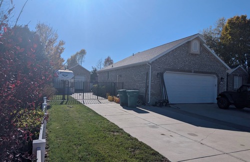 Lehi House | Spacious 5-br house withHeat AC, WiFi, 2 50 gallon hot water in wonderful Lehi