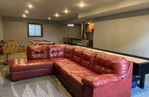 Butte Des Morts House | Spacious 5 BR Lake Front Home w/game room, 30 miles to Lambeau, 20 miles to EAA
