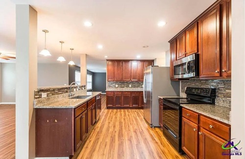 Warner Robins House | Spacious 5BR 3.5 Bth Home Near Buc-ee’s, WR AFB, Watson Blvd & I-75