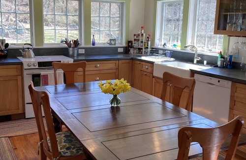 West Tisbury House | Spacious 5BR/3BA, Private Beach, Pickleball Court, Steps to a Wildlife Sanctuary