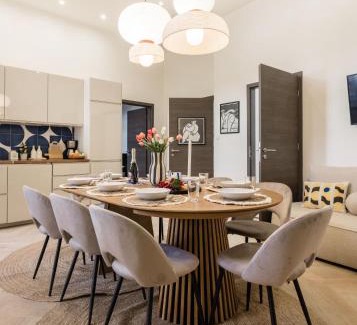 Erzsebetvaros Apartment | Spacious 5BR by Opera, Liszt Ferenc & City Centre