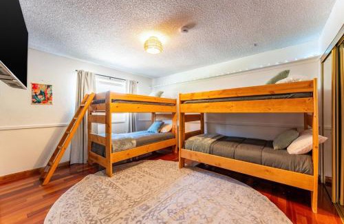 Ralston Valley House | Spacious 5BR, Epic Backyard, Perfect Gatherings