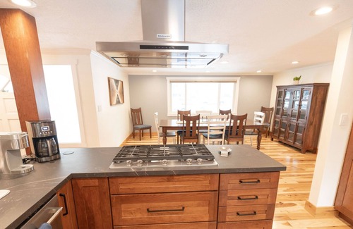 Murray House | Spacious 5BR home 20 min to downtown and mountains!