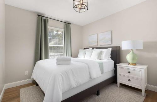 Northeast South Bend House | Spacious 5BR Home 5 Min from Notre Dame Perfect for Groups