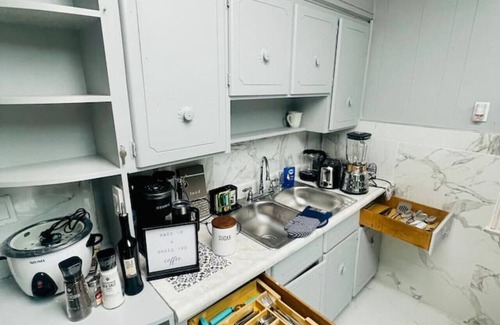 Buffalo House | Spacious 5BR Home for Fam, 20 mins to Falls!