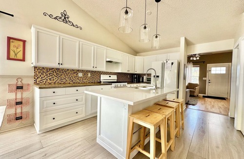 Northwest Arvada House | Spacious 5BR Mountain Retreat - Special Monthly Rates!
