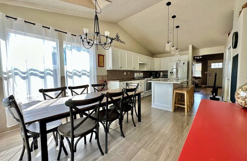Northwest Arvada House | Spacious 5BR Mountain Retreat - Special Monthly Rates!