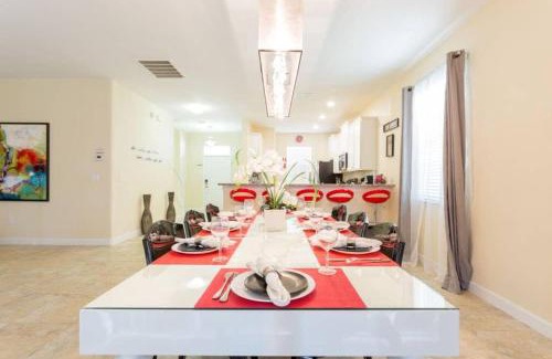 Davenport House | Spacious 5BR Private Pool Beautiful Decor
