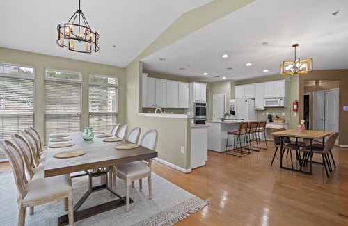 Bowie House | Spacious 5BR Retreat w/Piano & Pool Table – Near DC & Baltimore