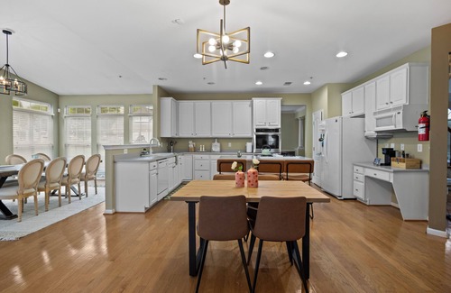 Bowie House | Spacious 5BR Retreat w/Piano & Pool Table – Near DC & Baltimore
