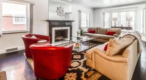 Detroit House | Spacious 5BR - Sleeps 10 - University District home