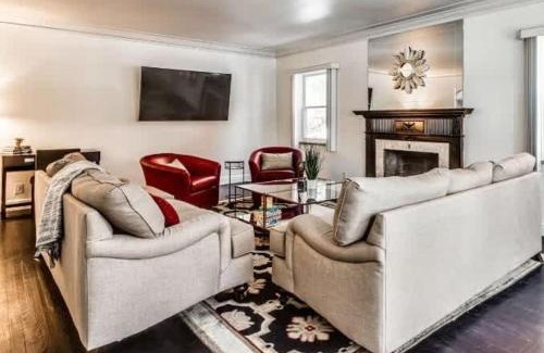 Detroit House | Spacious 5BR - Sleeps 10 - University District home