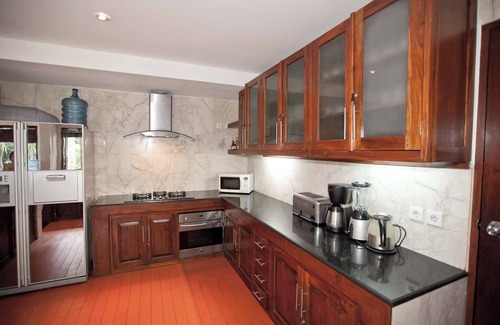 Sanur Kauh Villa | Spacious 6-bedroom villa near Mertasari Beach