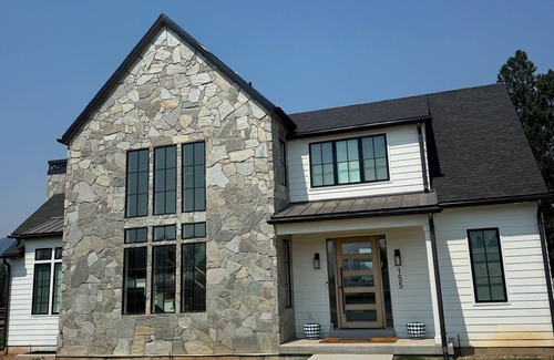 Huntsville House | Spacious 6-bedroom house in welcoming Huntsville with AC, WiFi near lake