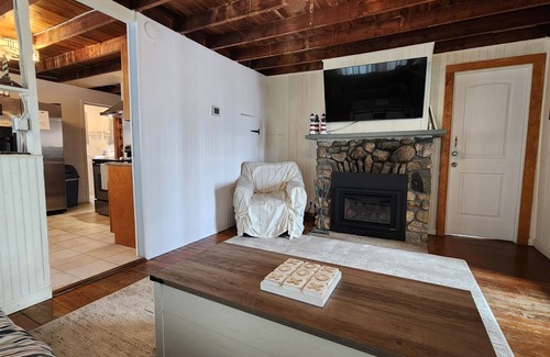 New England House | Spacious 6-bedroom house, PRIVATE BEACH with AC/HEAT, WiFi in charming Old Lyme