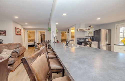 Graford House | Spacious 6-bedroom house in enjoyable PK with Waterfront Access Near Rocker-B