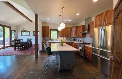 Cerise Ranch House | Spacious 6-bedroom on 4 acres in Carbondale. Spectacular views!