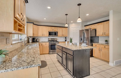 Clearfield House | Spacious 6-Bedroom Retreat Park Access Game Room Near Hill AFB & Davis Conference Center!