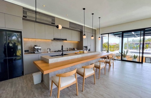 Babakan Villa | Spacious, 6 Bedroom Villa near Canggu Area